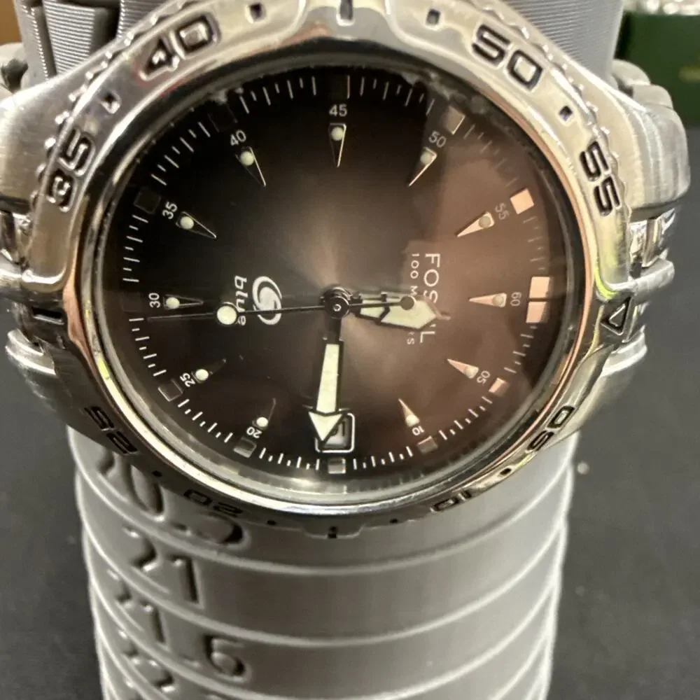Fossil runs great